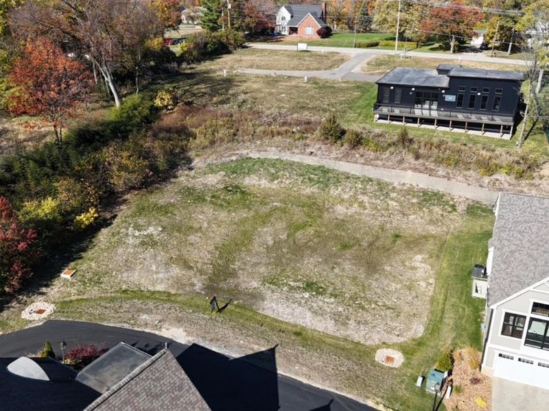 5906 Woodland Lane, Unit 12, Columbia Twp, OH 45227 Photo 6