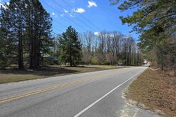 186 Zenker Road photo 4