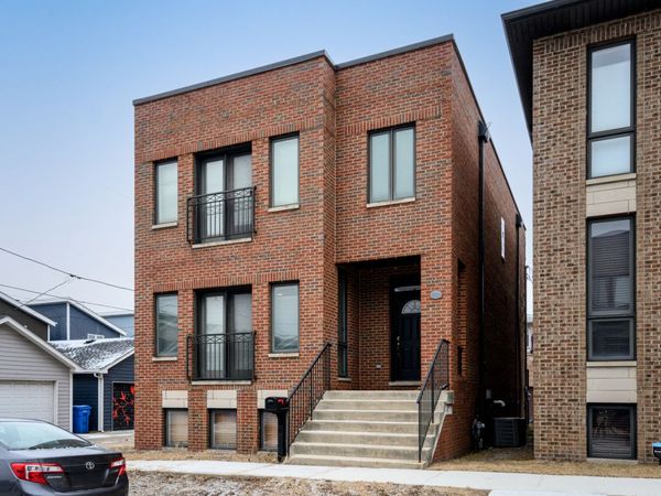 2833 S Broad Street, Chicago, IL 60608