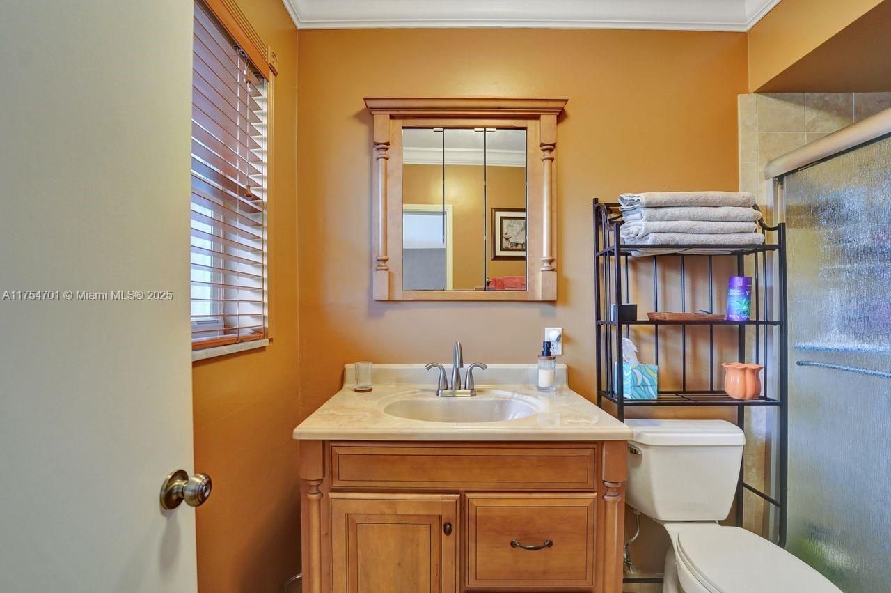 700 Layne Blvd, Unit 123, Hallandale Beach, FL 33009 Photo