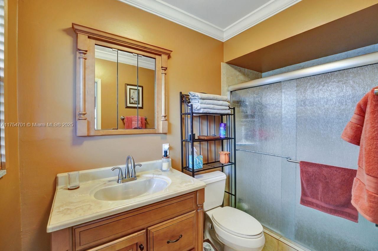 700 Layne Blvd, Unit 123, Hallandale Beach, FL 33009 Photo