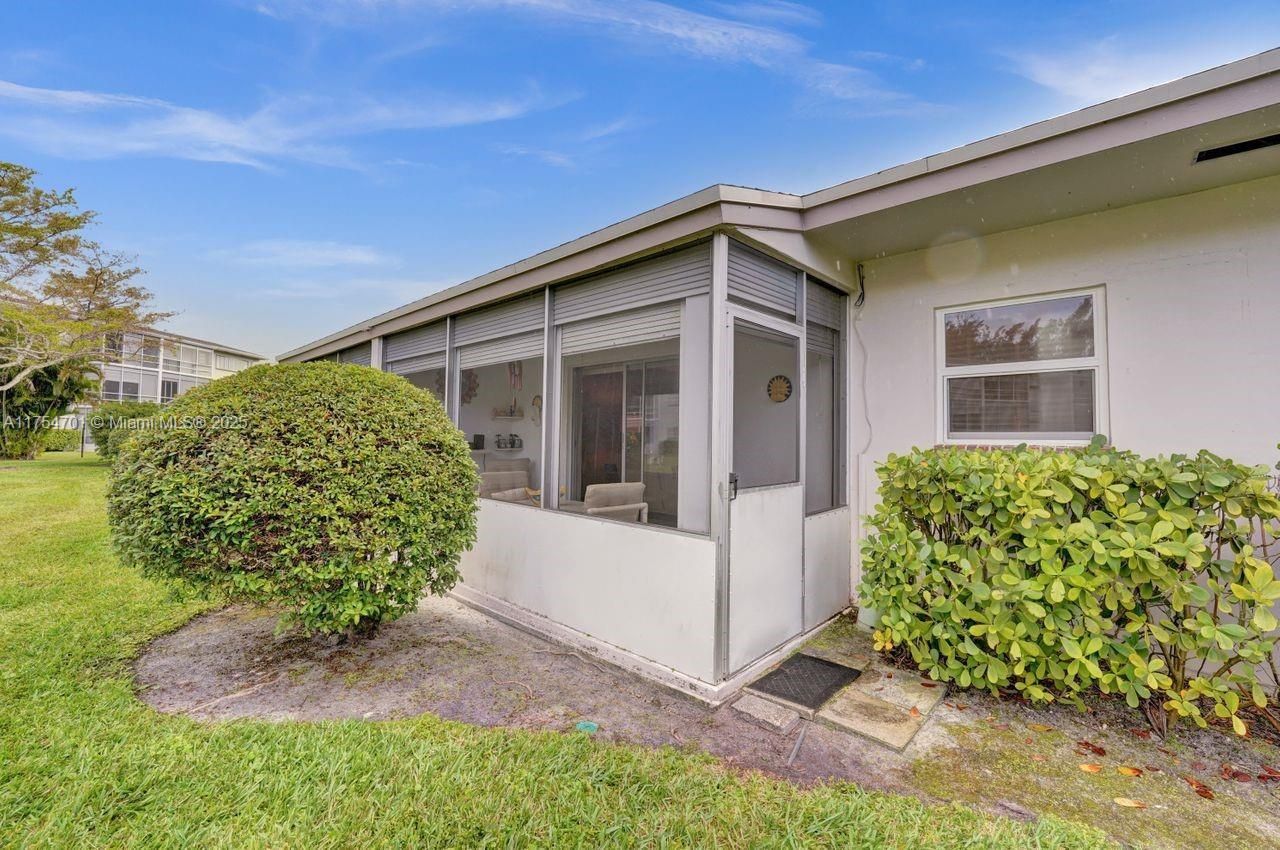 700 Layne Blvd, Unit 123, Hallandale Beach, FL 33009 Photo