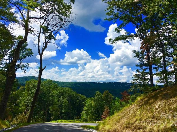 83 Curtain Bluff, Hendersonville, NC 28791
