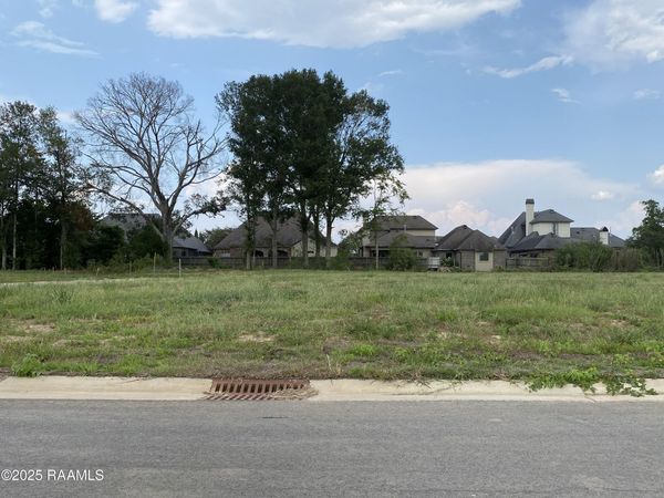 206 Leaning Oak Drive, Lafayette, LA 70508