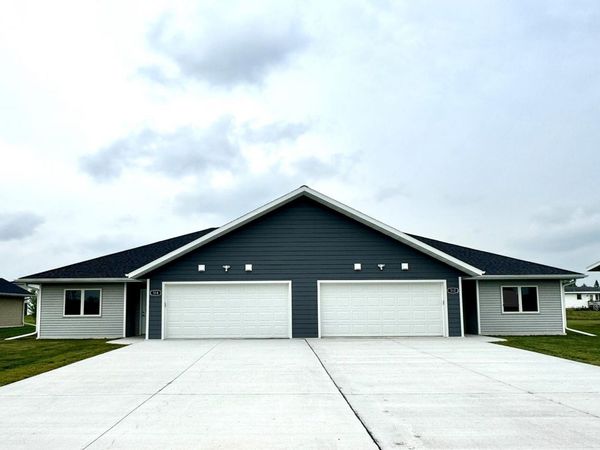 512 Garfield Street SE, Warroad, MN 56763