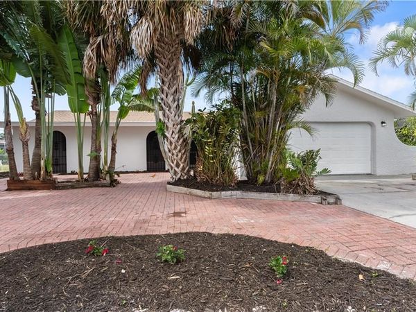 8925 Dorchester ST, FORT MYERS, FL 33907