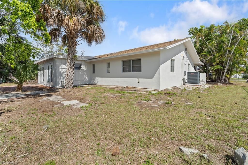 8925 Dorchester St, Fort Myers, FL 33907 Photo