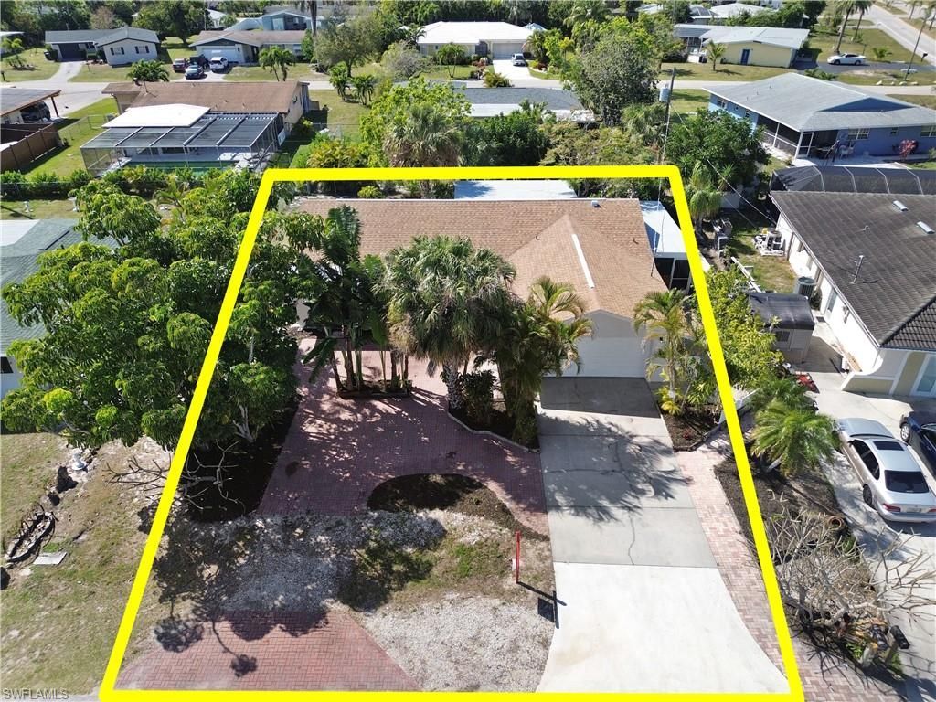 8925 Dorchester St, Fort Myers, FL 33907 Photo
