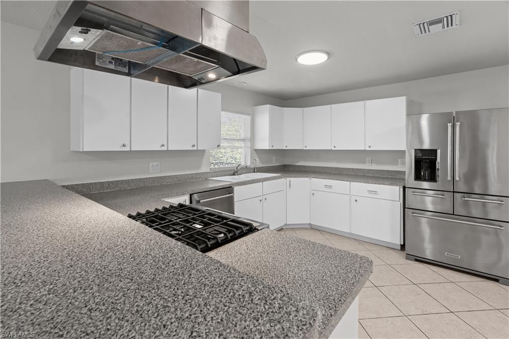 8925 Dorchester St, Fort Myers, FL 33907 Photo