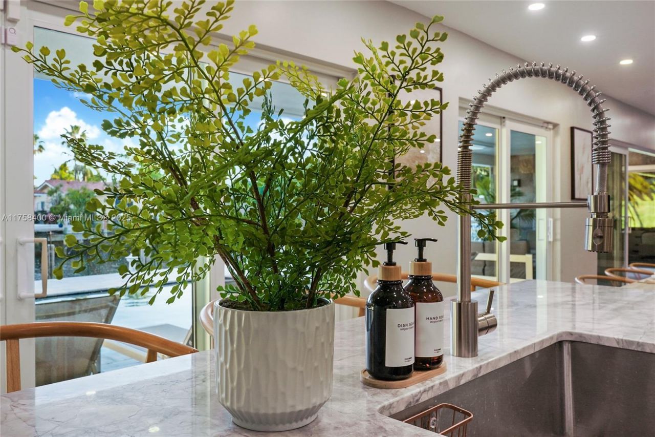 2820 NE 60th St, Fort Lauderdale, FL 33308 Photo