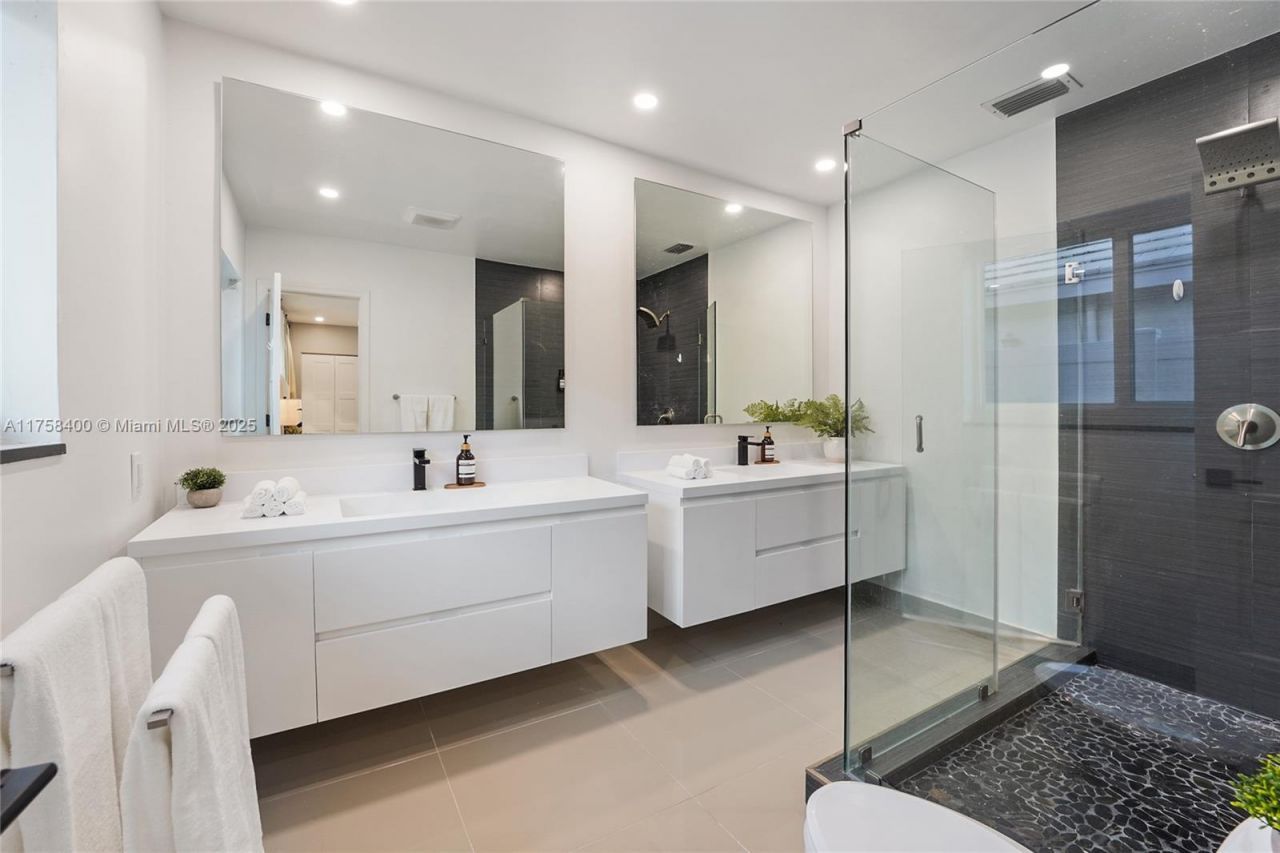 2820 NE 60th St, Fort Lauderdale, FL 33308 Photo