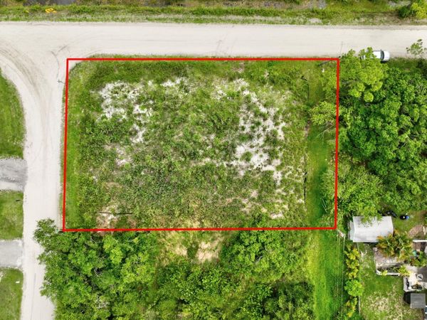 8515 105th Av Avenue, Vero Beach, FL 32967