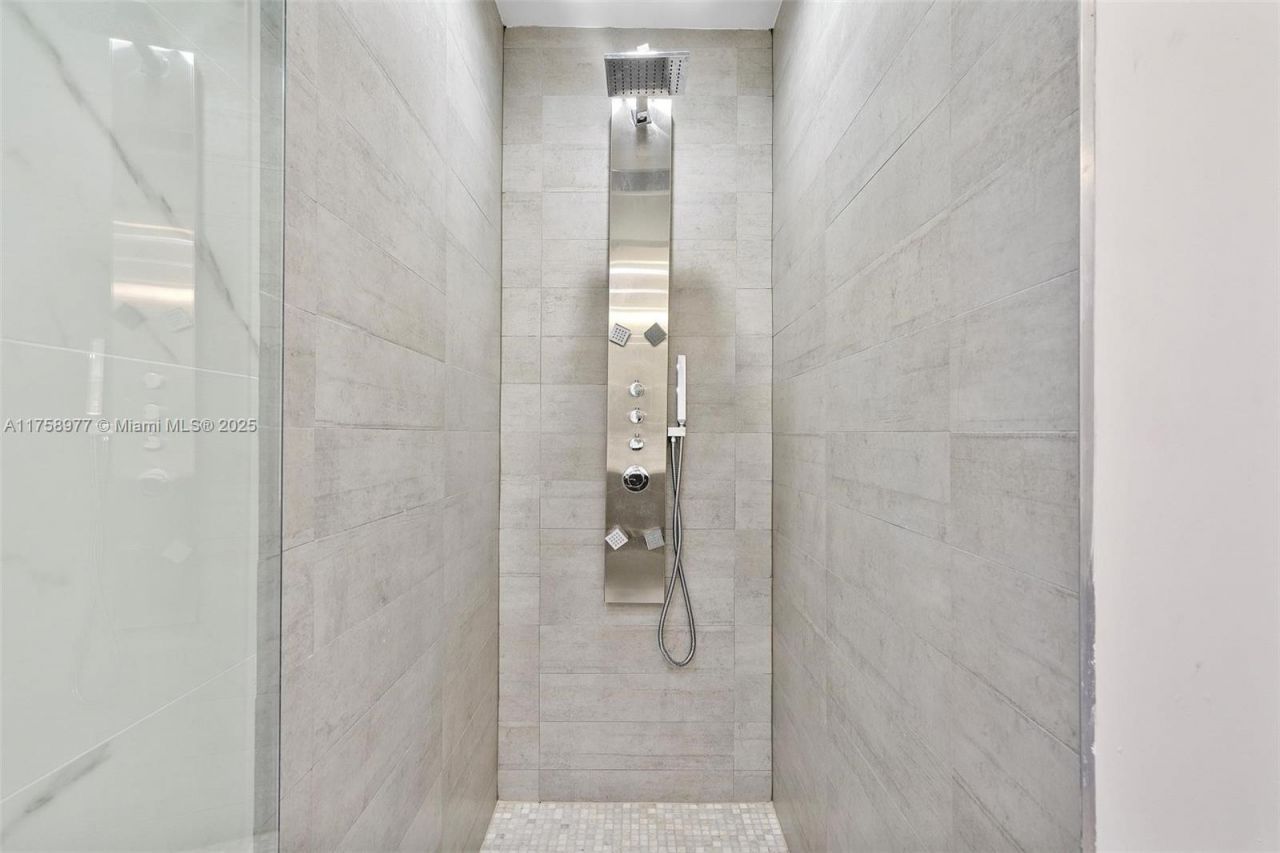 201 Atlantic Ave, Sunny Isles Beach, FL 33160 Photo