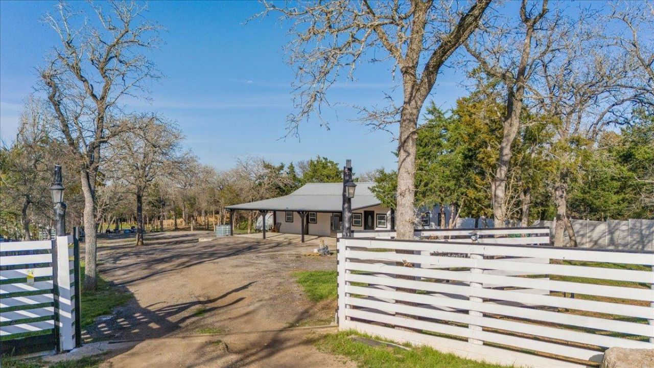 240 Riddle Rd, Cedar Creek, TX 78612 Main Photo