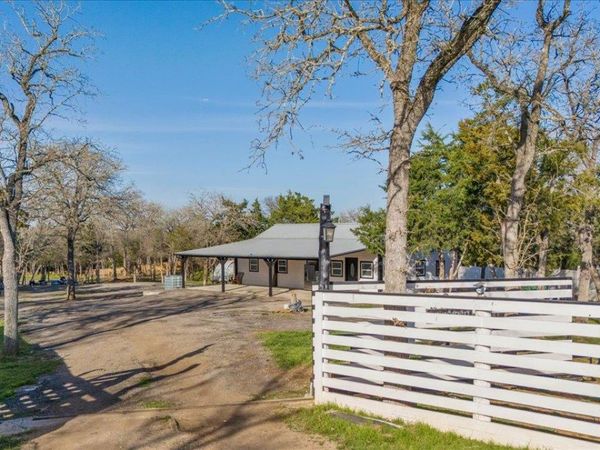 240 Riddle RD, Cedar Creek, TX 78612