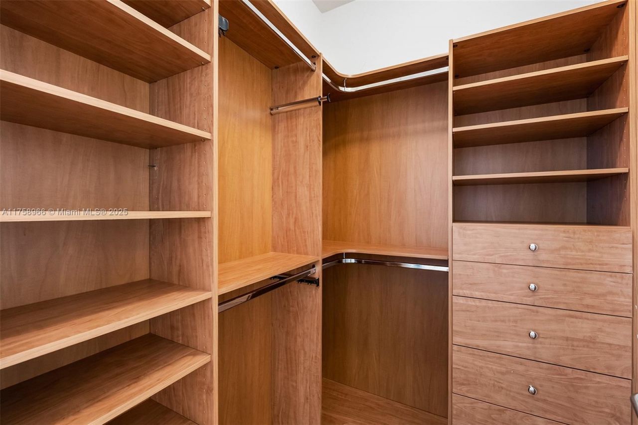 3131 NE 188th St, Unit 1-508, Aventura, FL 33180 Photo