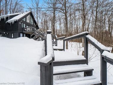 3955 S. Pleasantview Road, Harbor Springs, MI 49740