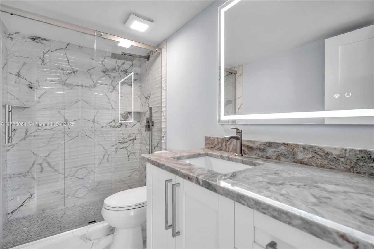 5600 N Flagler Dr, Unit 304, West Palm Beach, FL 33407 Photo