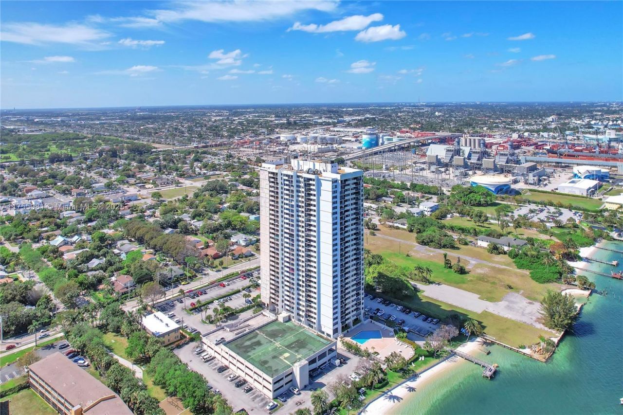 5600 N Flagler Dr, Unit 304, West Palm Beach, FL 33407 Photo