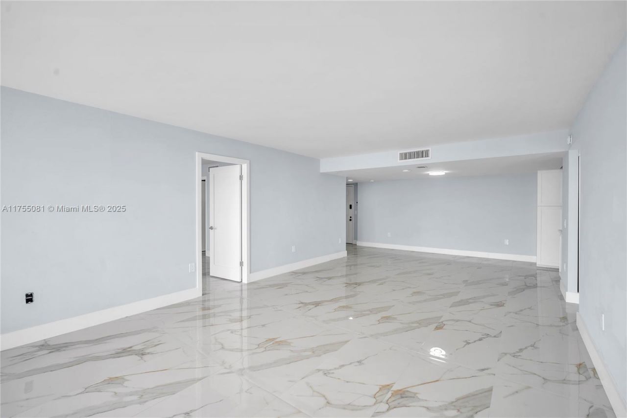 5600 N Flagler Dr, Unit 304, West Palm Beach, FL 33407 Photo