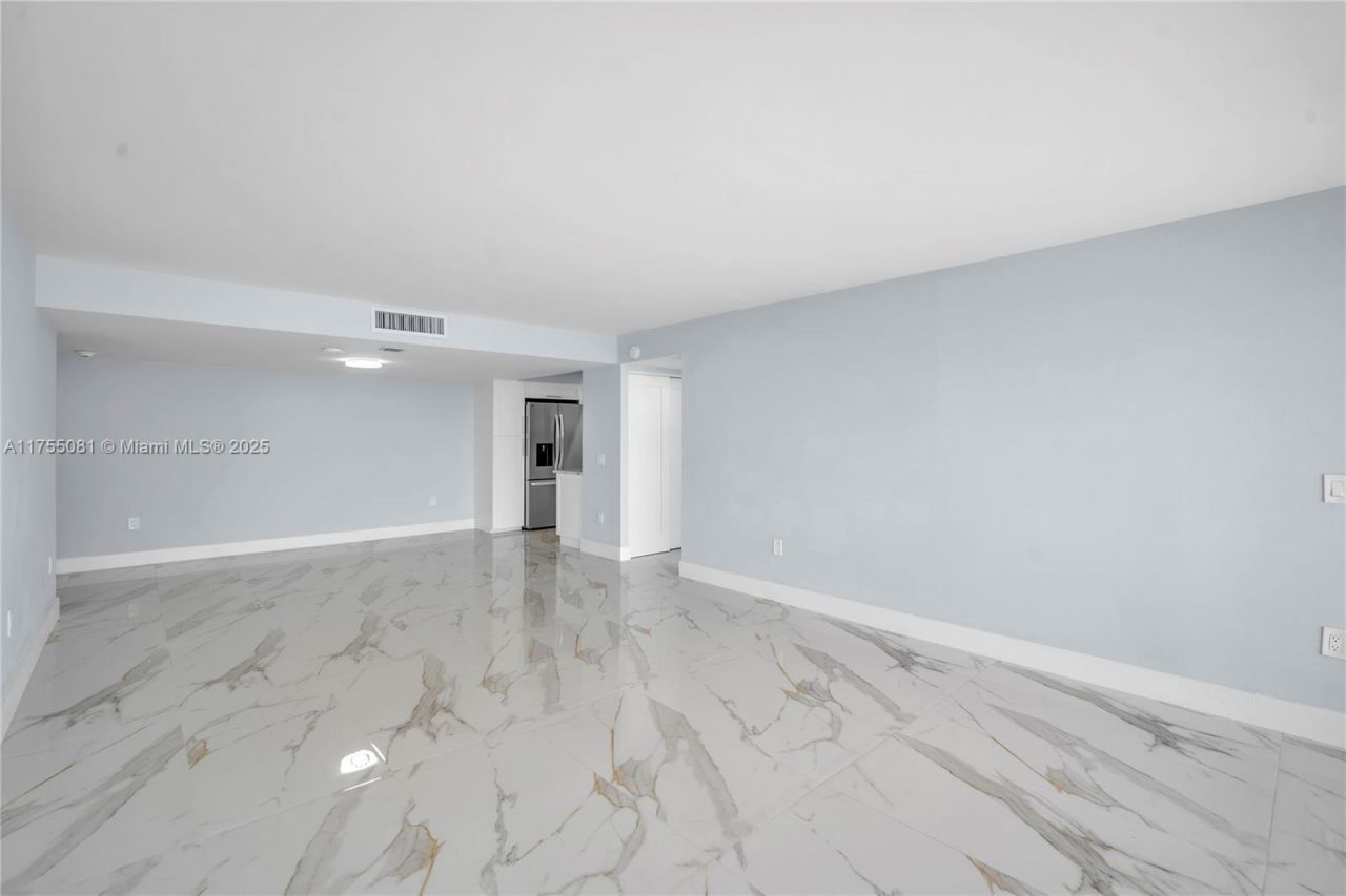 5600 N Flagler Dr, Unit 304, West Palm Beach, FL 33407 Photo