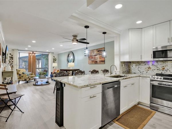 2800 Somerset Dr, Unit 112J, Lauderdale Lakes, FL 33311