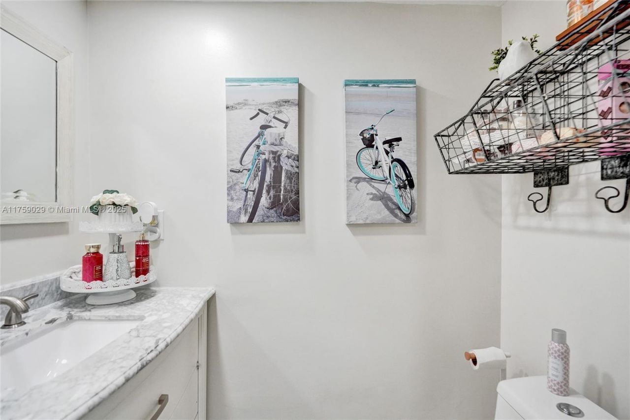 2800 Somerset Dr, Unit 112J, Lauderdale Lakes, FL 33311 Photo