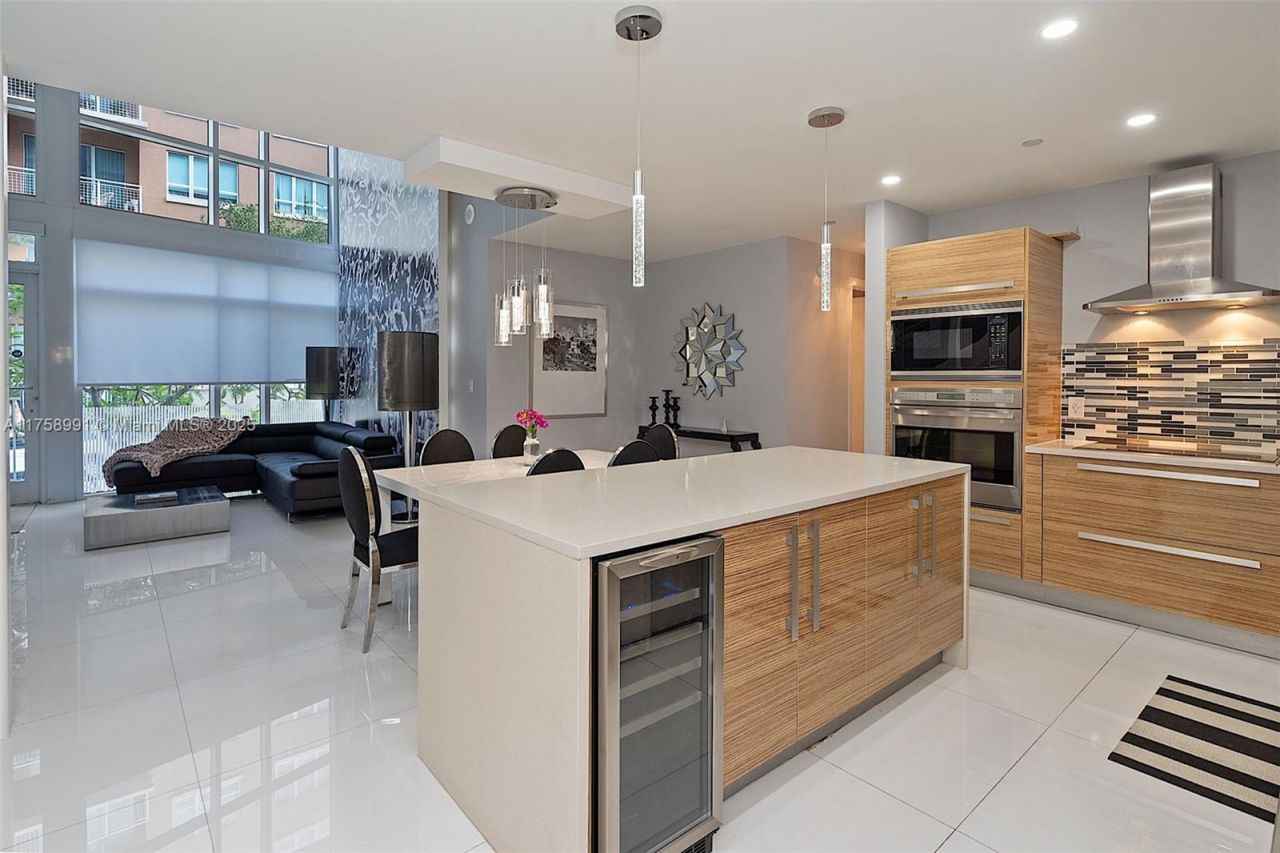 2020 N Bayshore Dr, Unit TH 104, Miami, FL 33137 Photo