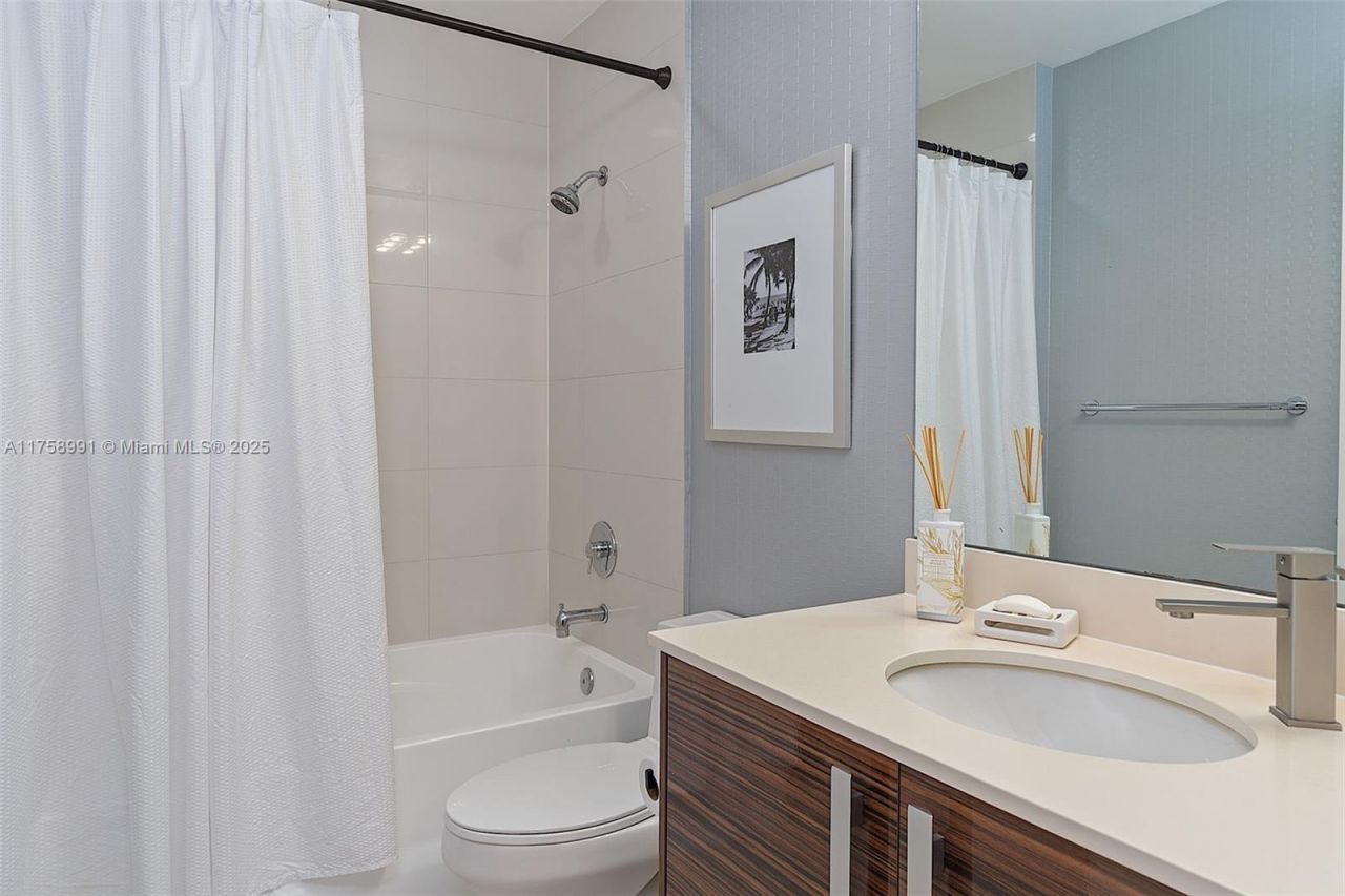 2020 N Bayshore Dr, Unit TH 104, Miami, FL 33137 Photo