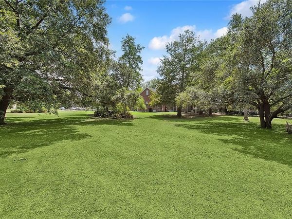 114 CAMBRIDGE Drive, Belle Chasse, LA 70037