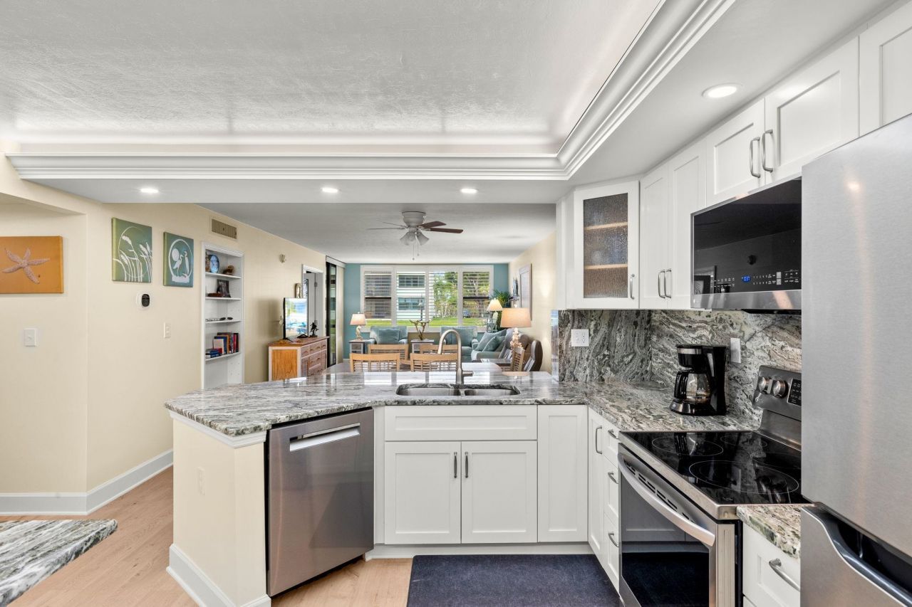 979 E Gulf Dr, Unit D441, Sanibel, FL 33957 Photo