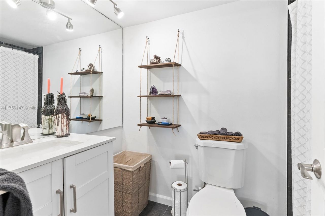 6770 Indian Creek Dr, Unit 5K, Miami Beach, FL 33141 Photo