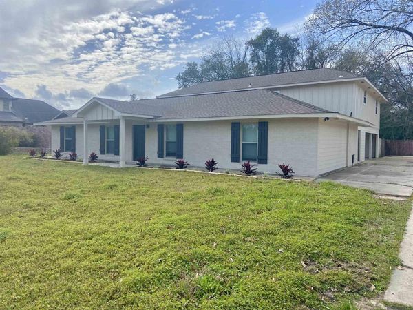 4310 Bluebonnet Rd, Baton Rouge, LA 70809