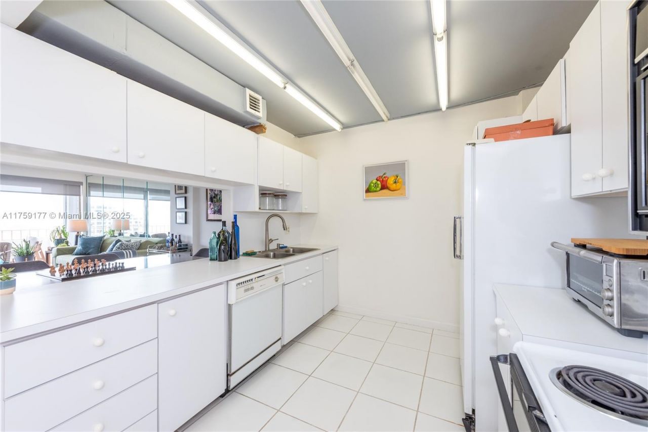 155 Ocean Lane Dr, Unit 1113, Key Biscayne, FL 33149 Photo