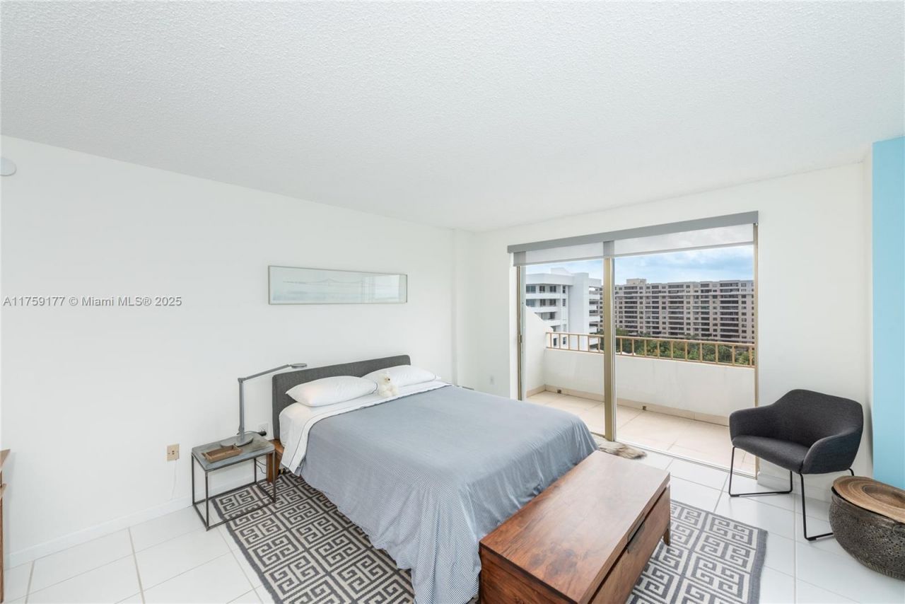 155 Ocean Lane Dr, Unit 1113, Key Biscayne, FL 33149 Photo