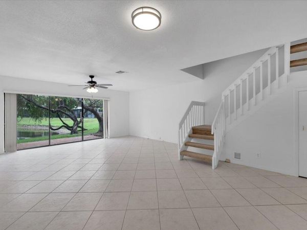 4718 NW 82nd Avenue, Unit 1706, Lauderhill, FL 33351