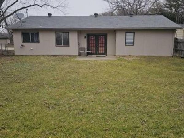 317 Boulder Court, Burleson, TX 76028