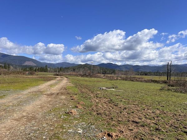 2131 White SchoolHouse Road, Cave Junction, OR 97523