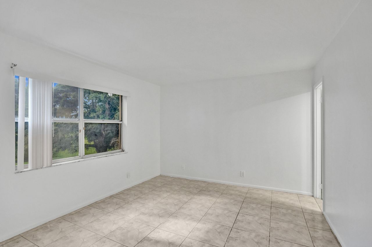 6200 S Falls Cir Drive, Unit 202, Lauderhill, FL 33319 Photo