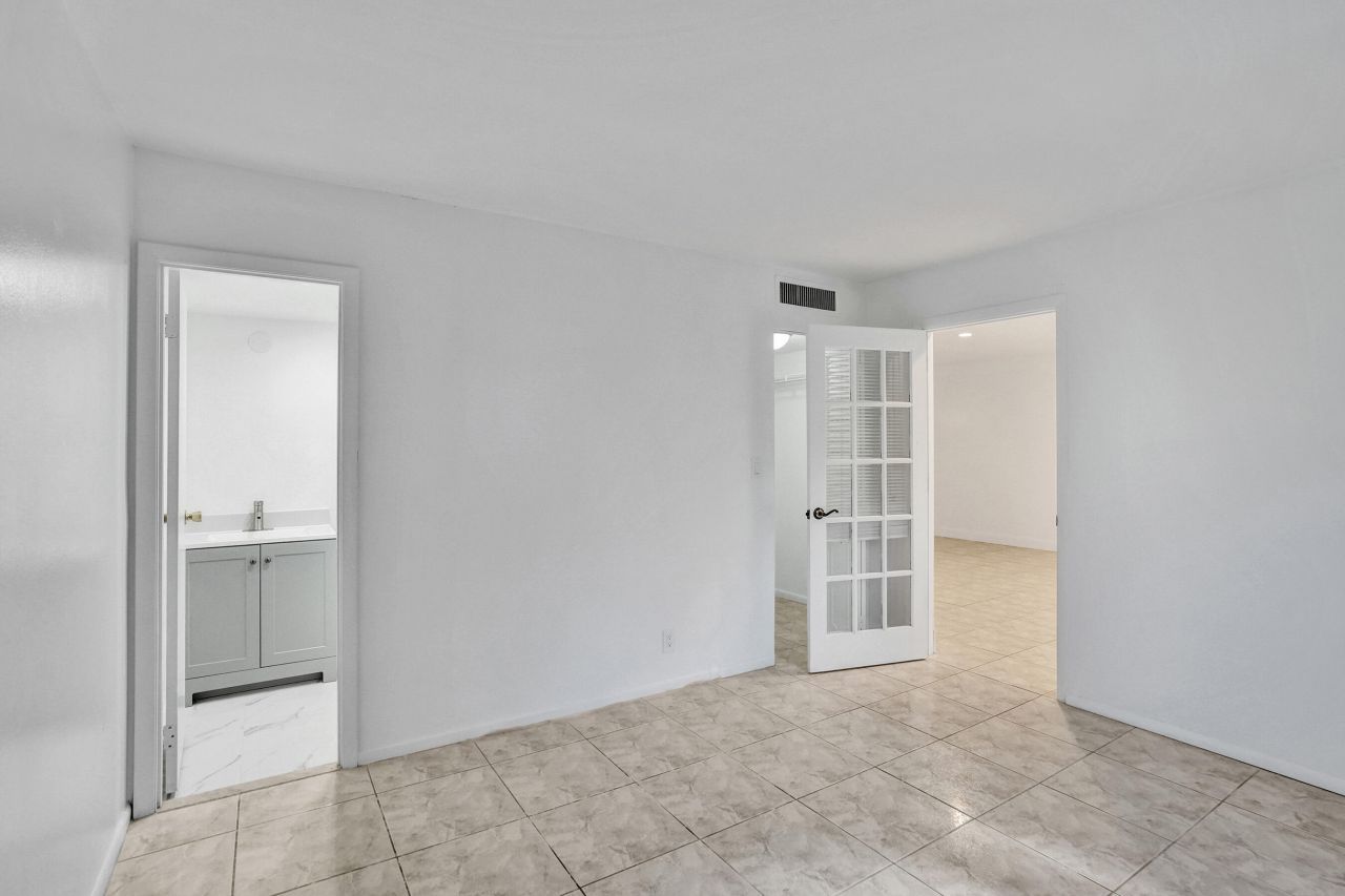 6200 S Falls Cir Drive, Unit 202, Lauderhill, FL 33319 Photo