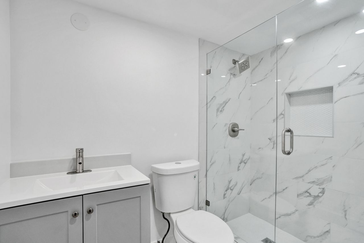 6200 S Falls Cir Drive, Unit 202, Lauderhill, FL 33319 Photo