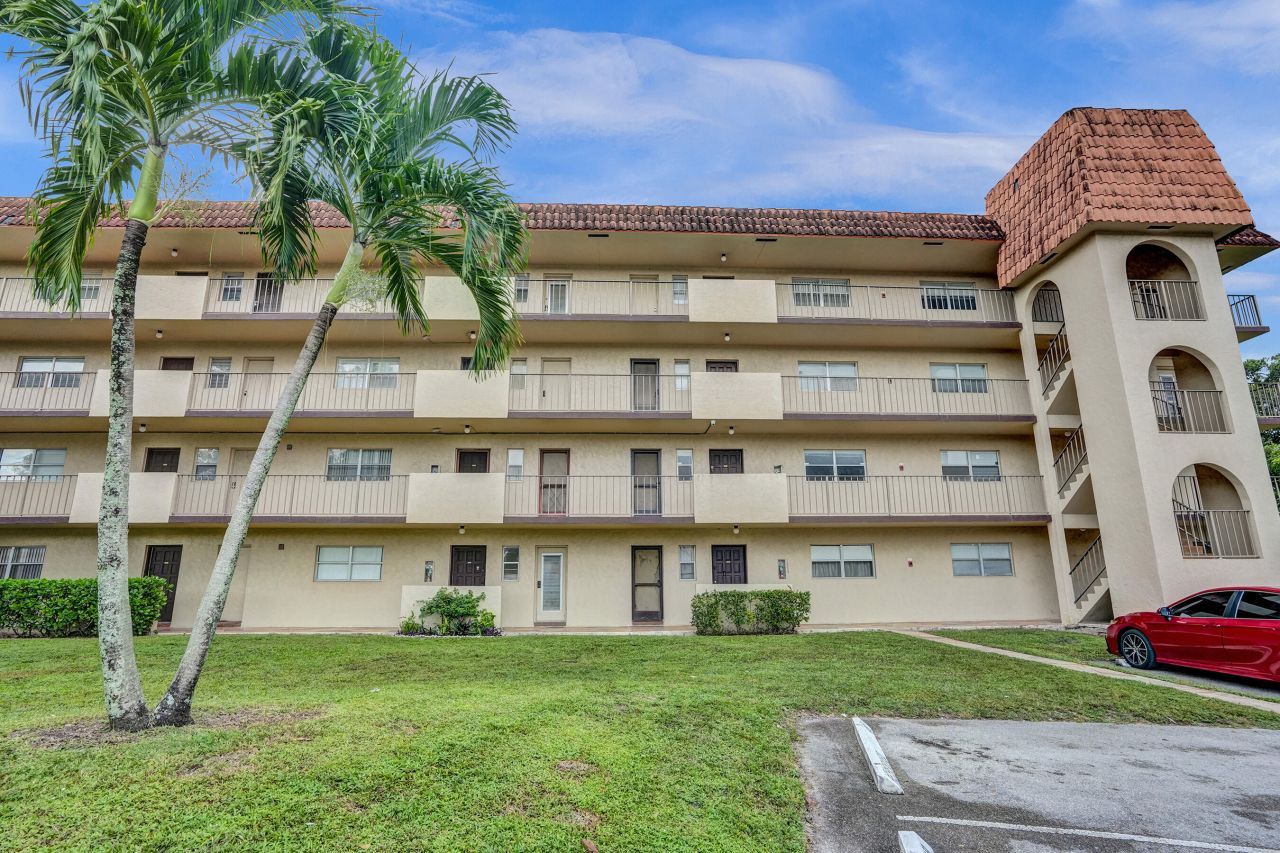 6200 S Falls Cir Drive, Unit 202, Lauderhill, FL 33319 Photo