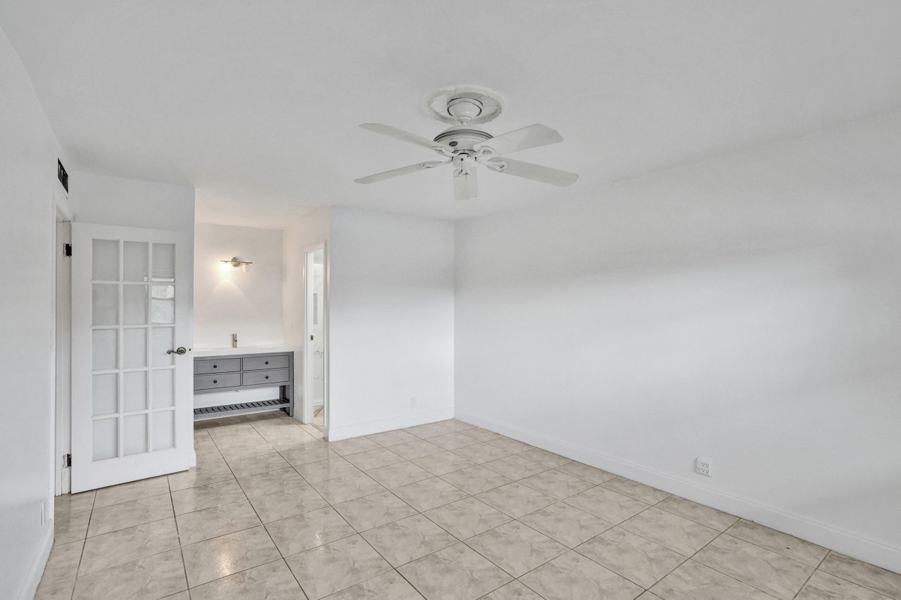 6200 S Falls Cir Drive, Unit 202, Lauderhill, FL 33319 Photo