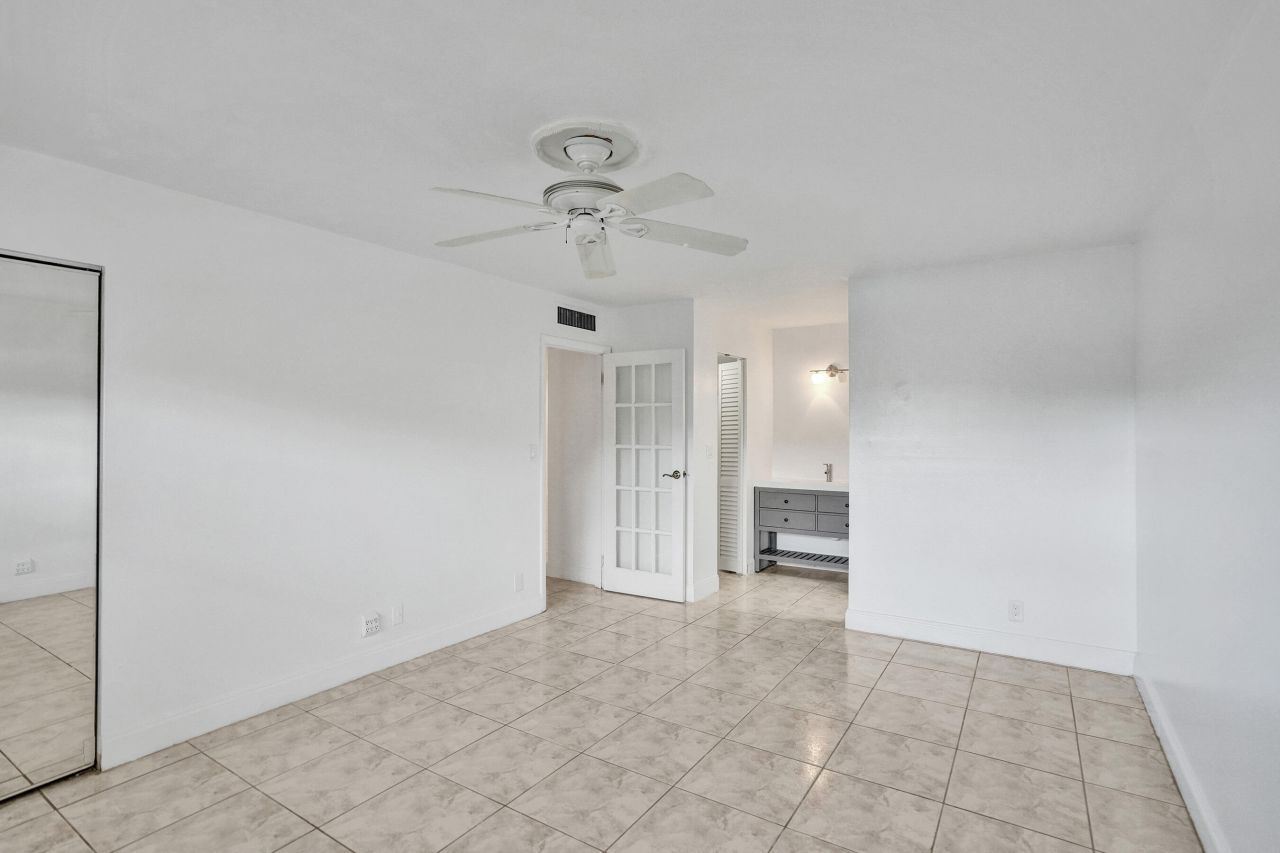 6200 S Falls Cir Drive, Unit 202, Lauderhill, FL 33319 Photo