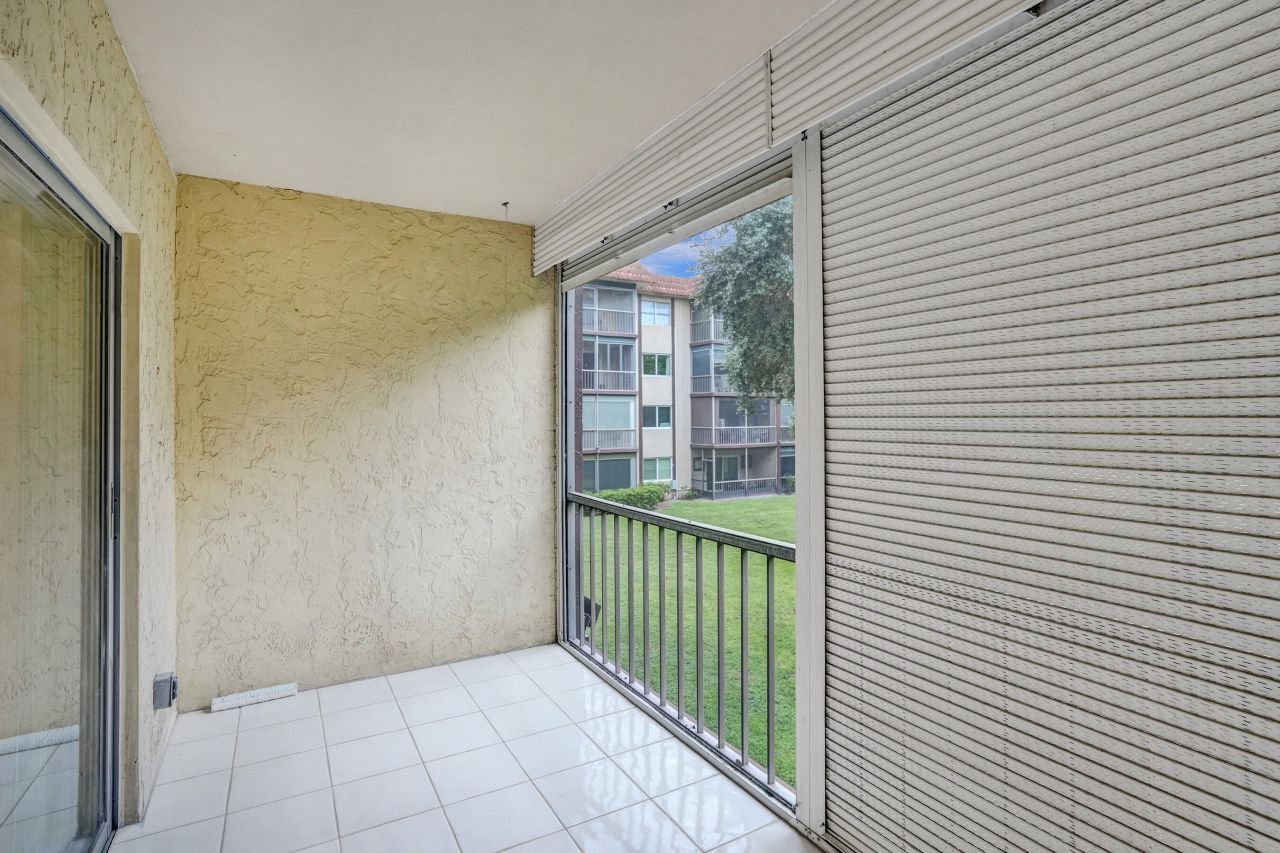 6200 S Falls Cir Drive, Unit 202, Lauderhill, FL 33319 Photo