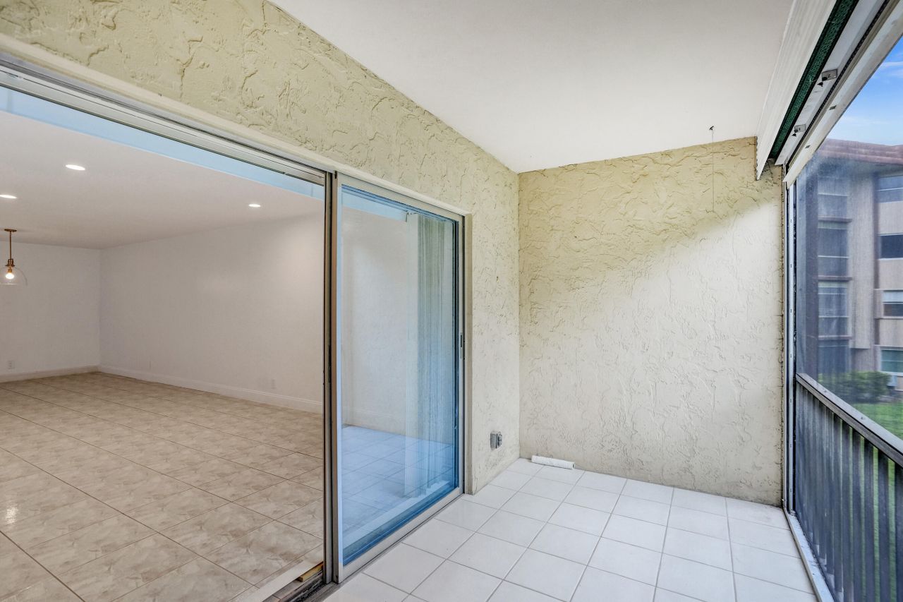 6200 S Falls Cir Drive, Unit 202, Lauderhill, FL 33319 Photo