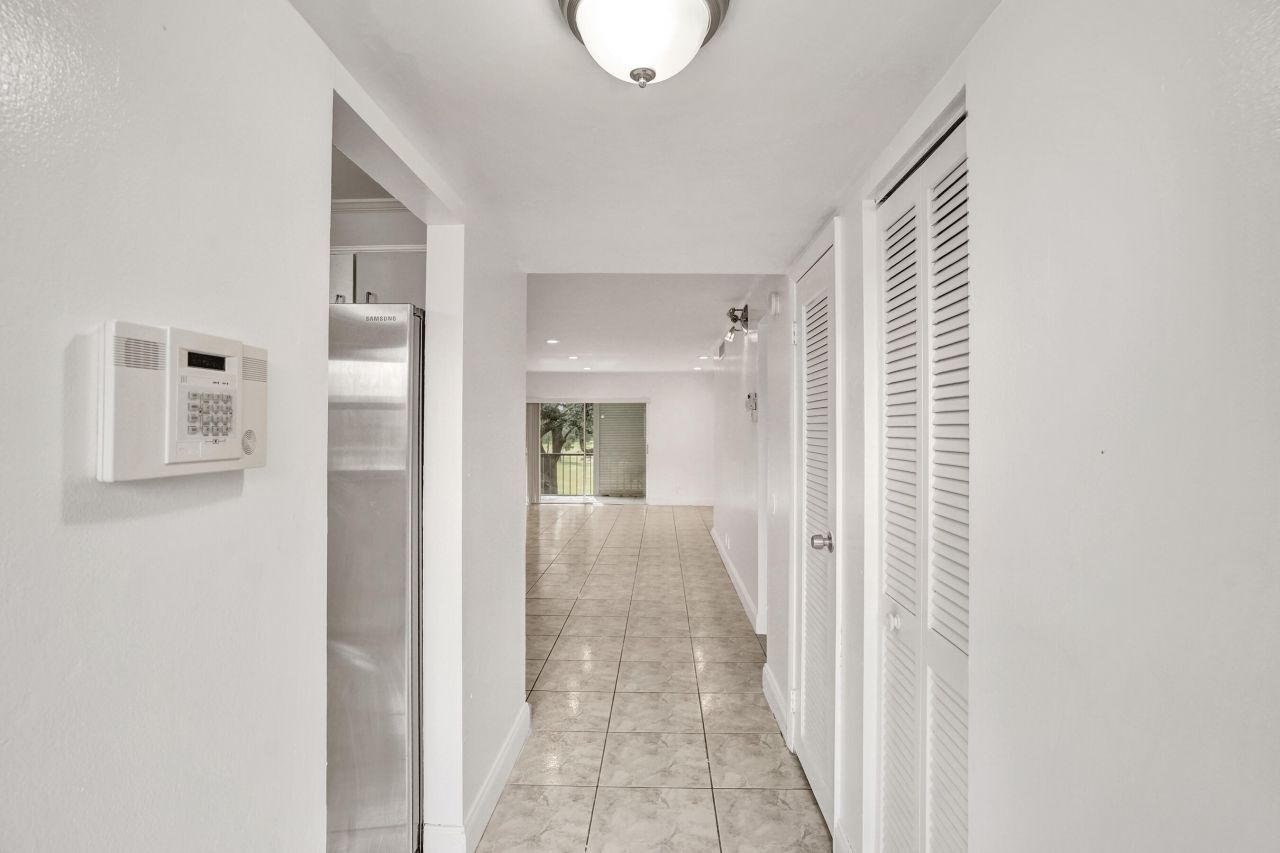 6200 S Falls Cir Drive, Unit 202, Lauderhill, FL 33319 Photo