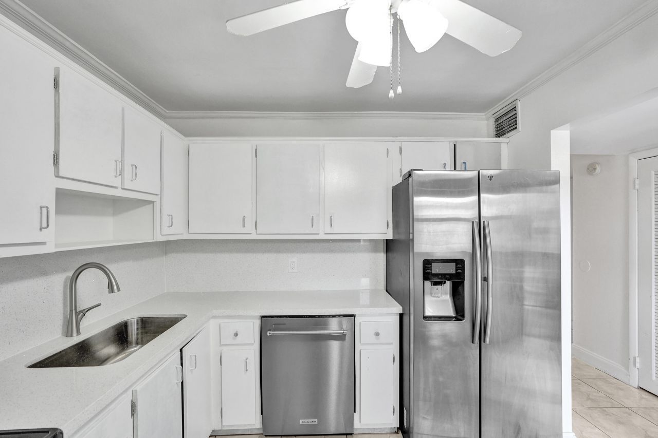 6200 S Falls Cir Drive, Unit 202, Lauderhill, FL 33319 Photo