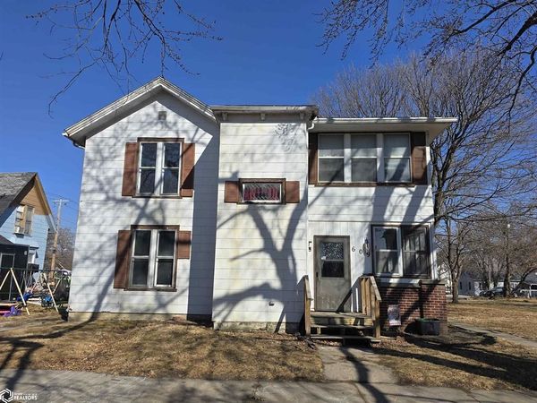 609 W Montgomery Street, Creston, IA 50801