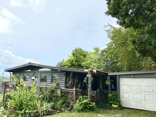 3855 Catewright Rd, Kodak, TN 37764